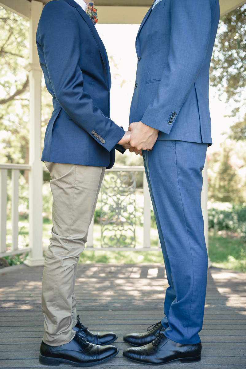 same sex wedding couple at collingrove homestead