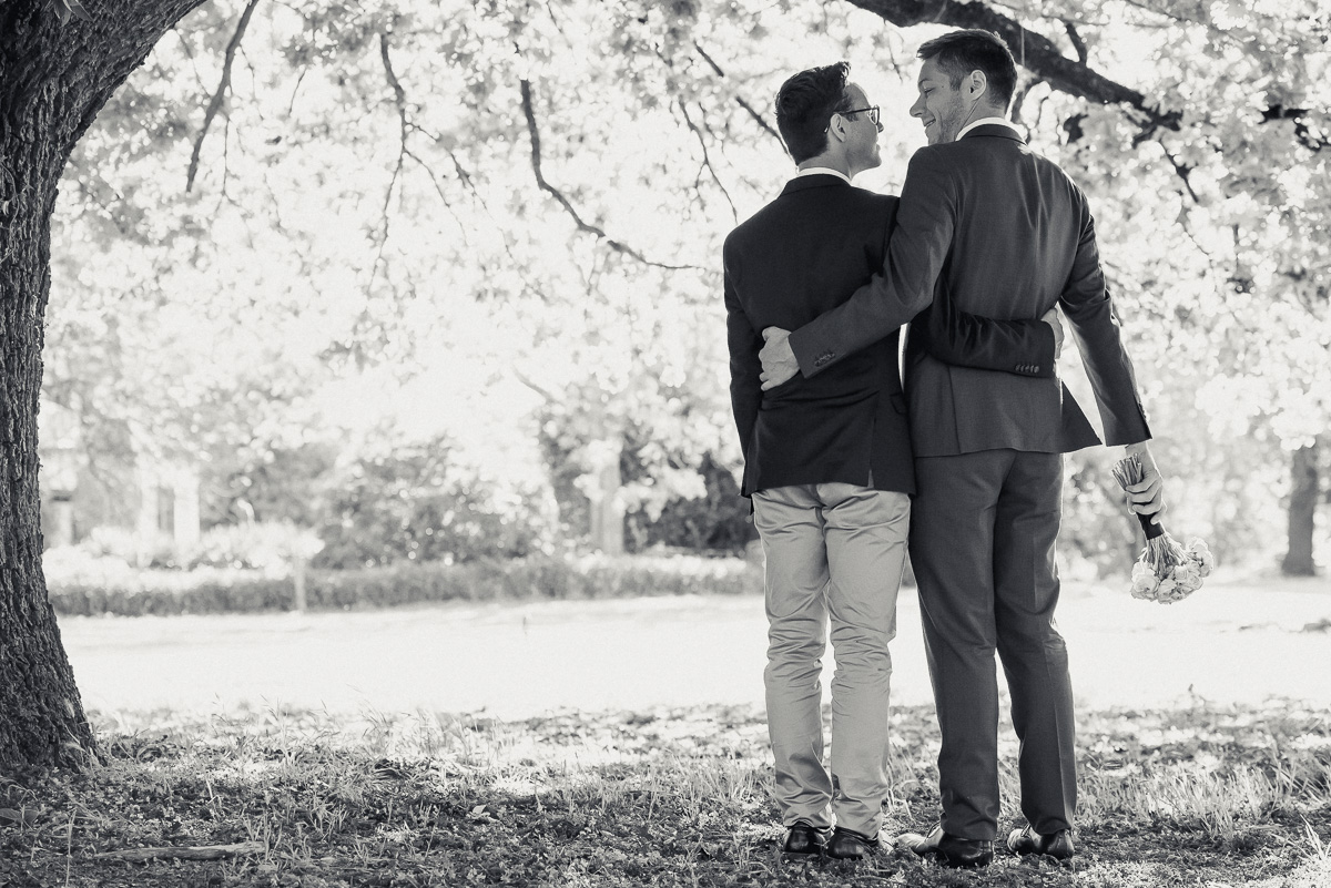 same sex couple in black and white at collingrove homestead