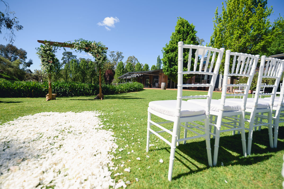 wedding arbour at glen ewin estate