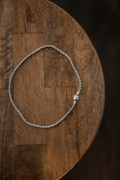 wedding detail of bracelet