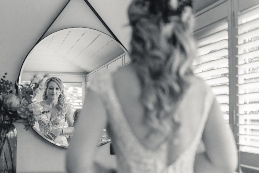 Bride getting ready at mount lofty house Adelaide