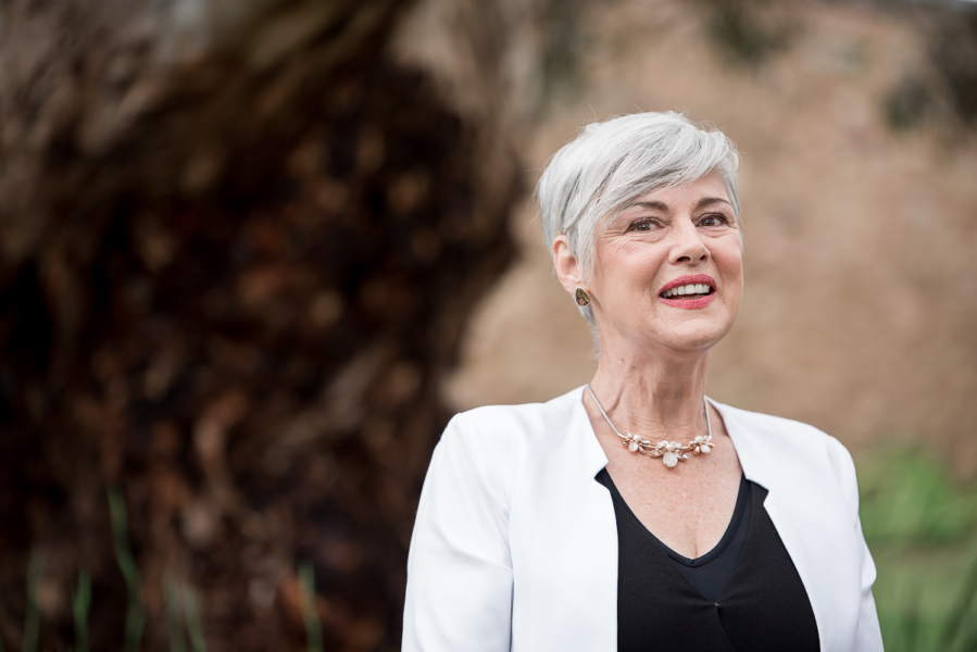 Adelaide celebrant Jayne Kelly by Wilson & Lewis Photography